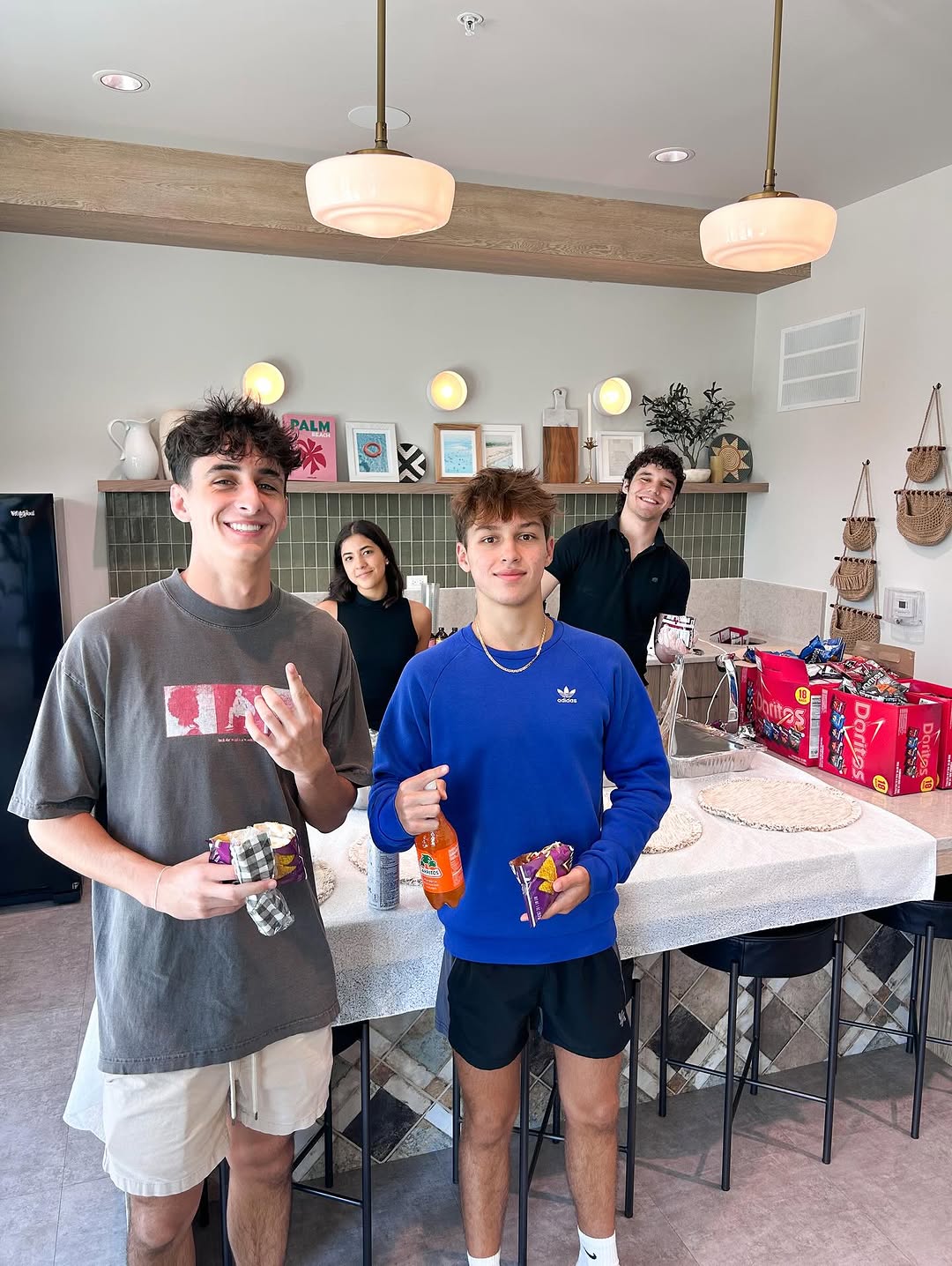 Tacos On the Go was spectacoular \ud83c\udf2e Thanks to all our residents for being part of todays event! \ud83d\udcf8 \n\nWe're excited for the rest of Welcome Week, it's already been a blast! \ud83c\udf89\n\n