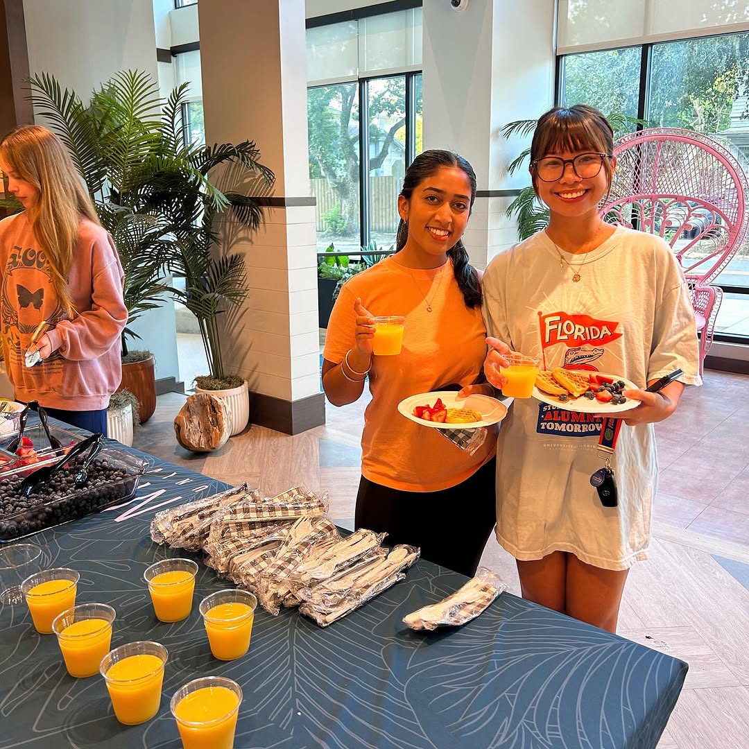 Welcome Waffles \ud83e\uddc7\u2728Nothing says home like waffles and OJ \ud83c\udf4a \n\nAnd huge thanks to @campususacu for their gift bags and taking part in welcoming our residents! \ud83c\udf81\n\n