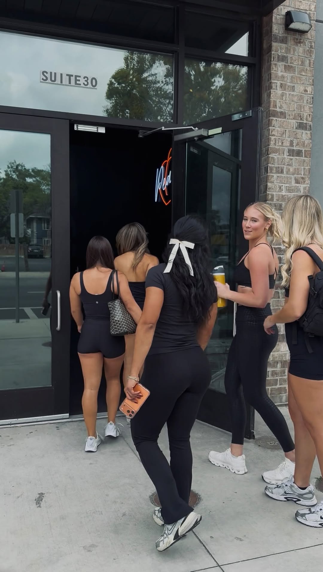 When you live steps away from the newest women's only Fitness Club \ud83d\udc5f\n\nShoutout @nine31apts \u201cfemale\u201d residents \u2014 sorry guys, this is just for the girlies \ud83d\udc97\n\nWe're one week into opening and want to celebrate with YOU >> by gifting 1 FREE Day Pass on us!! \n\nYep, you heard that right ;)\n\u2026starting today 10.21 through Saturday 10.25 [ during staffed hours ] you may redeem ONE visit on us, to checkout the hype + workout \ud83e\udef6\n\nJust show this post to redeem at the Front Desk\u2026\n\u2014 STAFFED HOURS this week:\nMon-Fri @ 9am-9pm\nSat\/Sun @ 10am-5pm\n\n\ud83d\udcf2 call or text the club with any questions and see you Peach Gainesville \ud83d\udd1c\ud83c\udf51\n\n~ your peach team \n\n