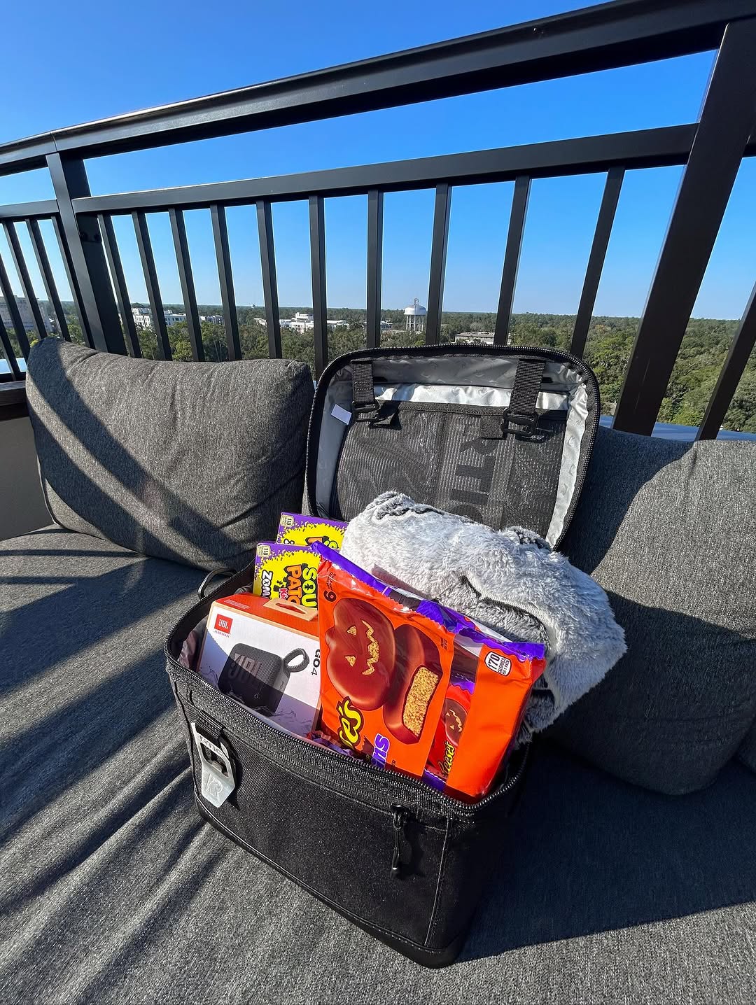 \ud83d\udc7b GIVEAWAY ALERT \ud83d\udc7b\nWe're treating ONE winner this Halloween with CAMPUSUSA \ud83c\udf83\n\n\ud83c\udfb5 JBL Speaker\n\ud83e\uddca RTIC Cooler\n\ud83d\udd78\ufe0f Halloween Throw Blanket\n\ud83c\udf6c Halloween Snacks\n\nTo enter:\n\ud83e\udde1Follow @nine31apts and @campususacu \n\ud83d\udda4Like this post\n\ud83e\udde1Tag 2 friends in the comments\n\nWINNER ANNOUNCED ON SUNDAY 11\/02!\ud83d\udd77\ufe0f \n\n