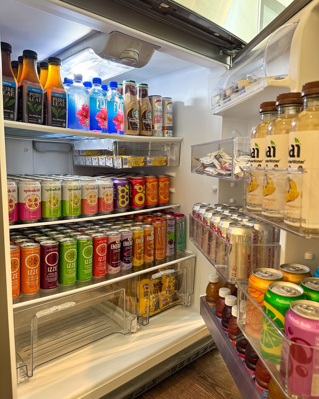 Our WOW fridge is ready for you \ud83d\udcab\nTour this week to enter the Delta giveaway before it's gone!\n\nSecure your housing before Spring Break and leave all your worries at school \ud83c\udfd6\ufe0f\n\n