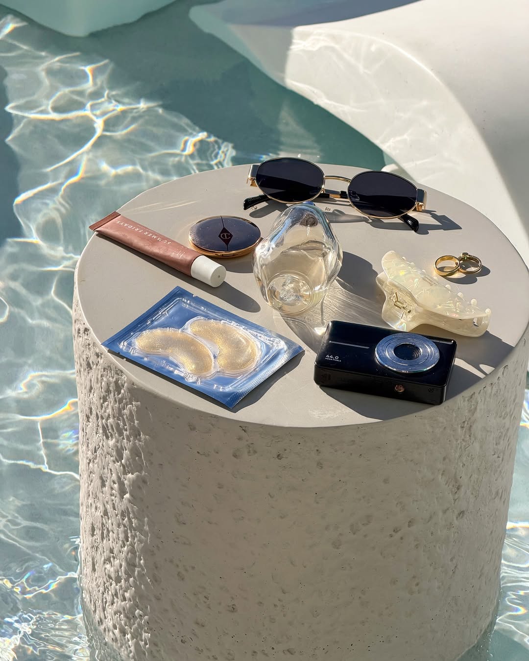 Cant decide between study sessions or sunshine \u2600\ufe0f Find the best of both at NINE31 \ud83c\udf0a\n\n