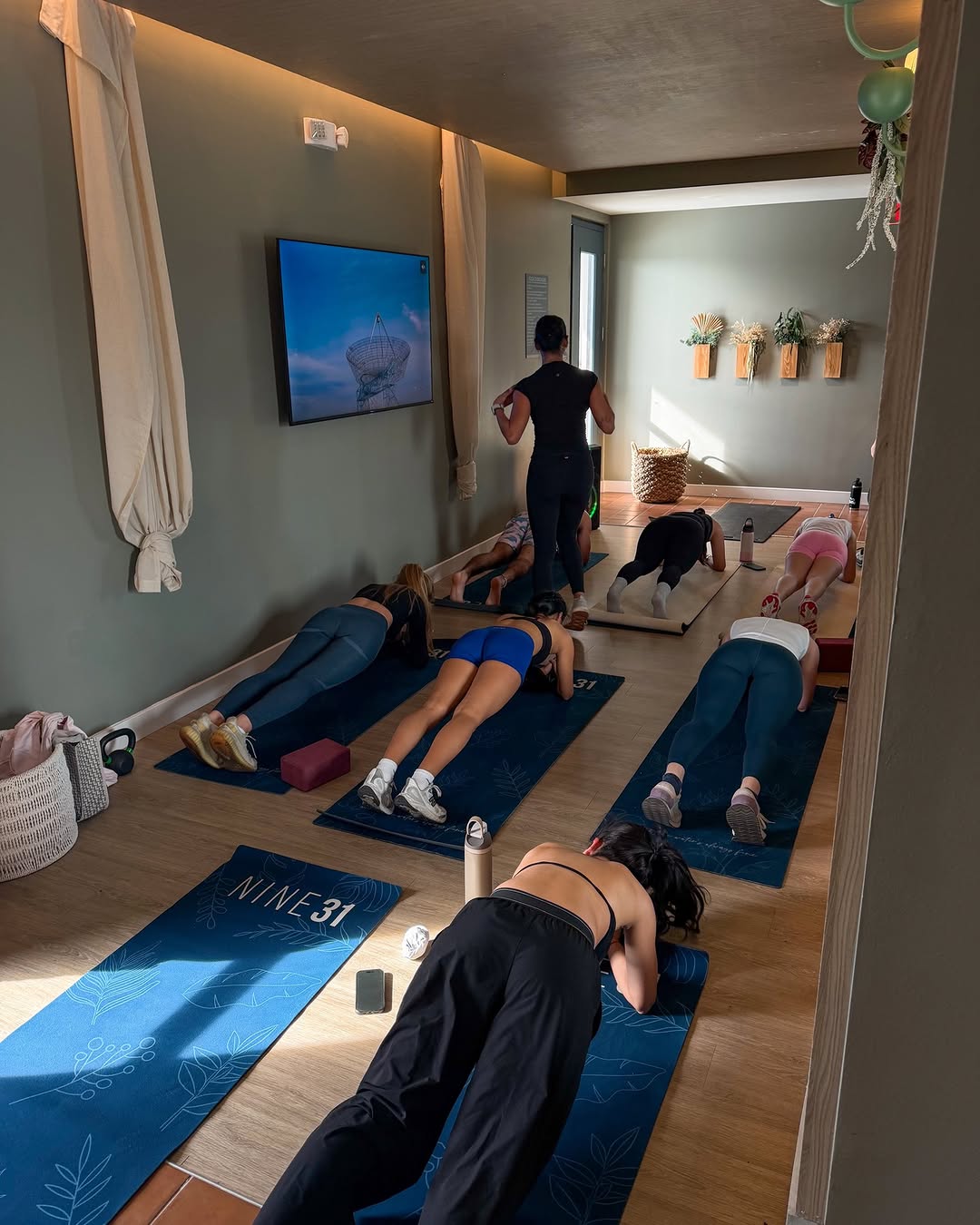 Plans on Tuesday? Pull up for an instructor-led workout from Peach Gainesville and a post-workout parfait \ud83c\udf51\ud83e\uded0 11am until supplies last  @peachgainesville \n\n