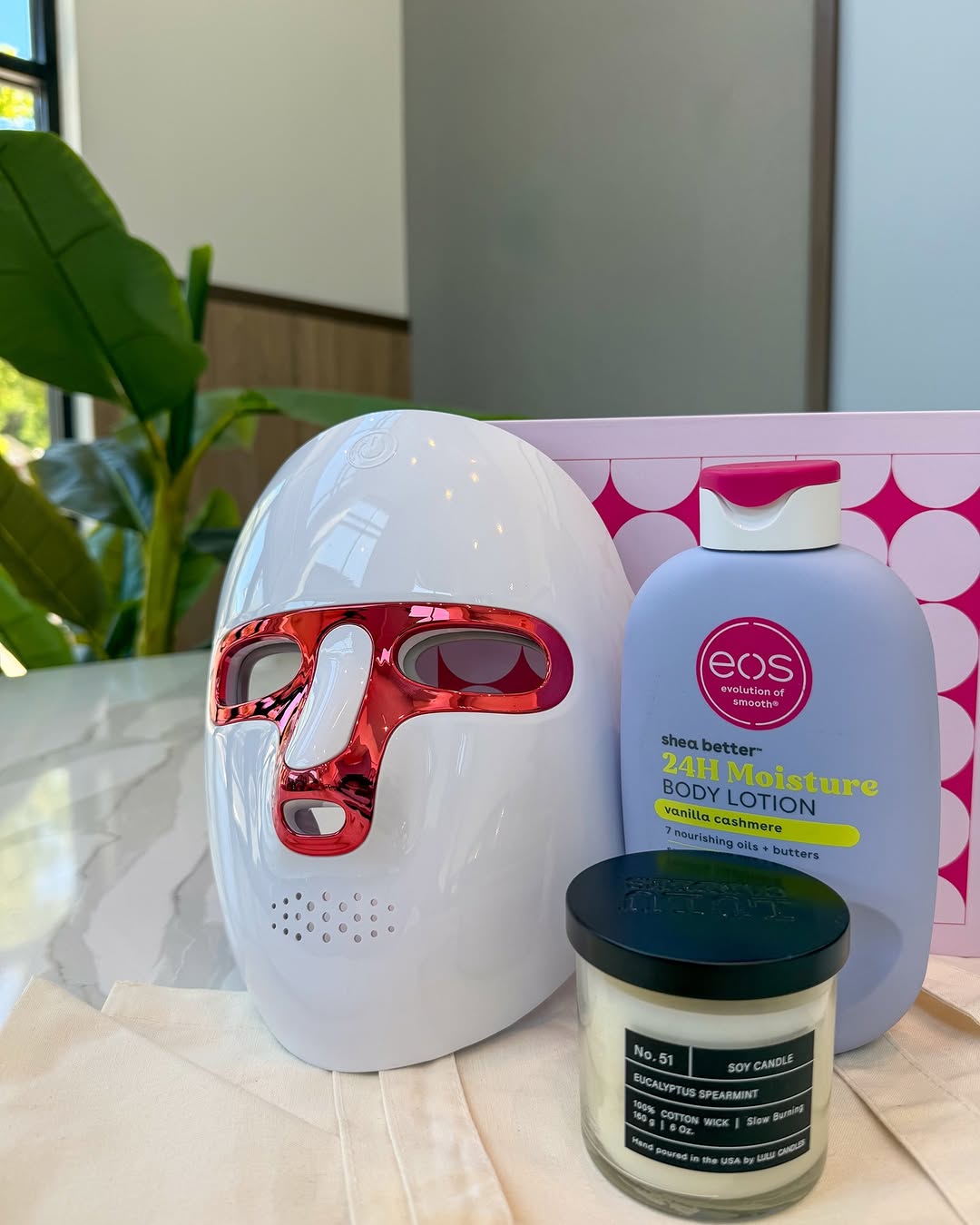 Wellness WIN-IT-WEDNESDAY with NINE31 sponsored by @campususacu!!\n\nRules to Enter:\n1.) follow @nine31apts \u2705\n2.) follow @campususaca \u2705\n3.) like this post \ud83e\ude75\n4.) tag two friends in the comments \ud83c\udff7\ufe0f\n\nGiving away a redlight mask, eucalyptus candle, and EOS lotion! \ud83d\udc9f\n\n