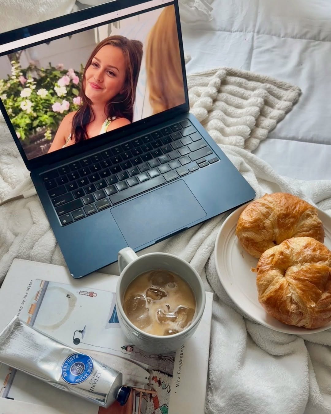 find your cozy college mornings at NINE31 \ud83e\udd0d\ud83e\udd50\n\n